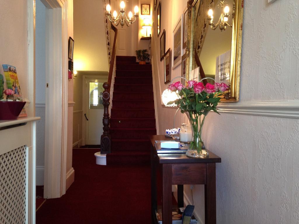 The Tudor Guest House พลีมัธ ภายนอก รูปภาพ