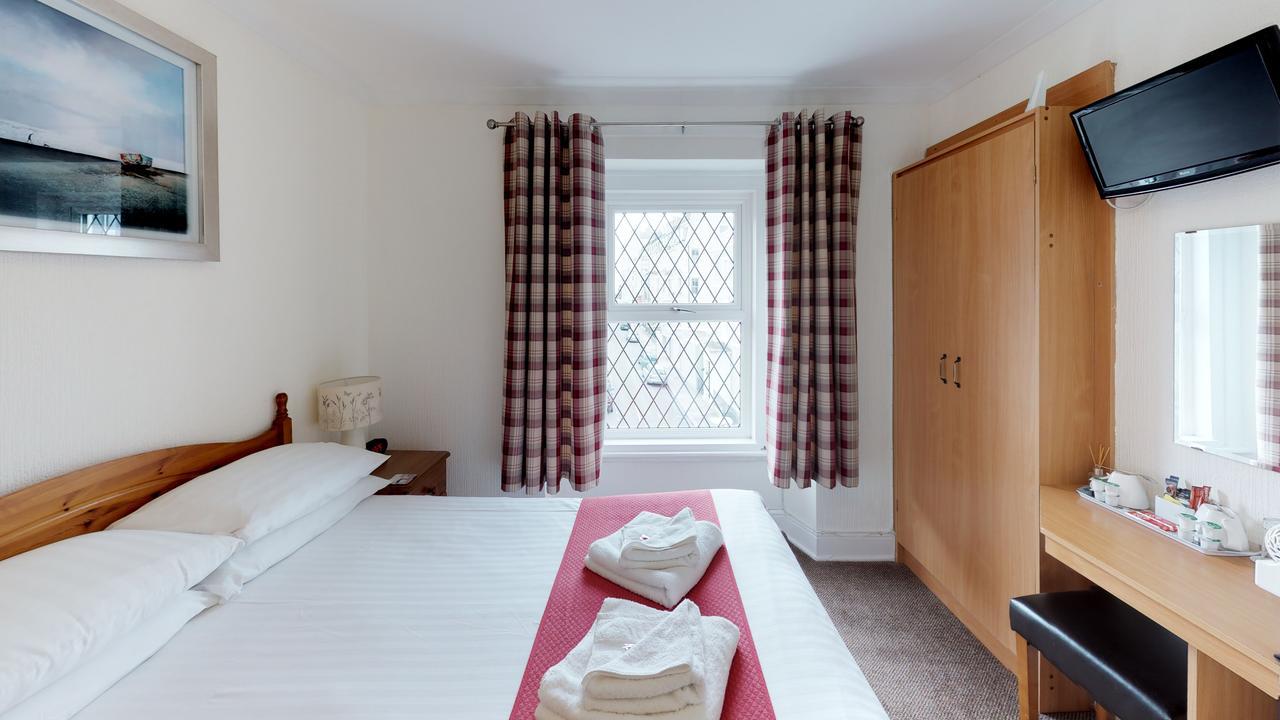 The Tudor Guest House พลีมัธ ภายนอก รูปภาพ